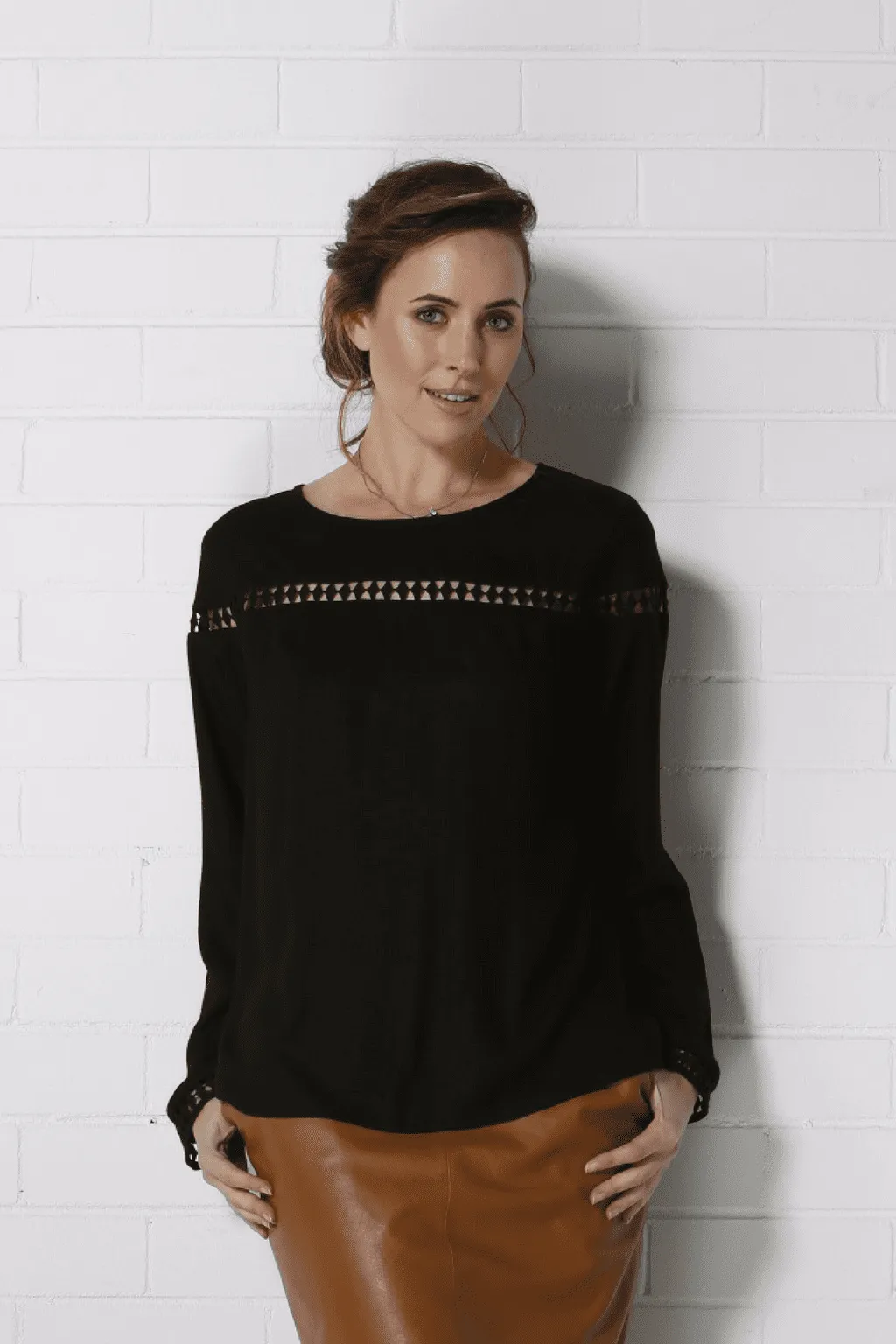 YONA Top - Black